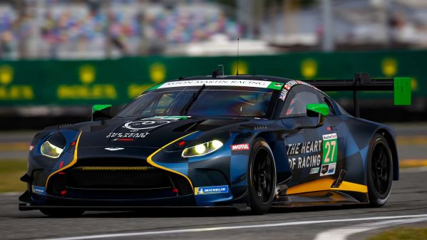 新阿斯顿马丁·华帝·GT3在代托纳24小时耐力赛中首次亮相。