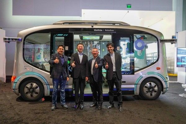 文远智行与联想汽车计算达成合作，推动自动驾驶商业化。