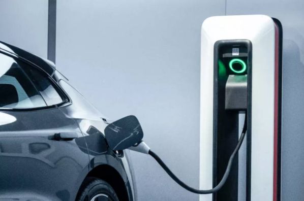 智能移动充电机器人CharGo以每千瓦时0.51元的价格亮相临港。